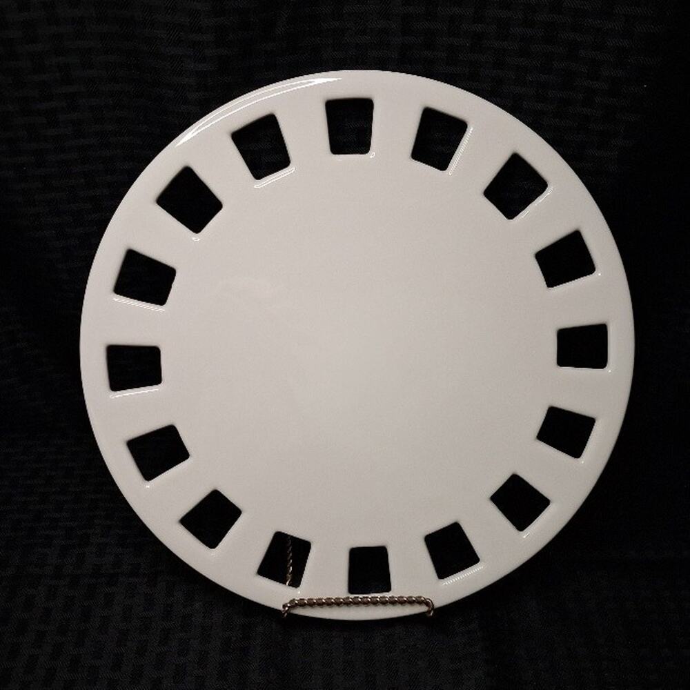Southern Living at Home SLAH Dress Me Up White Plate Platter Ribbon slots 40281